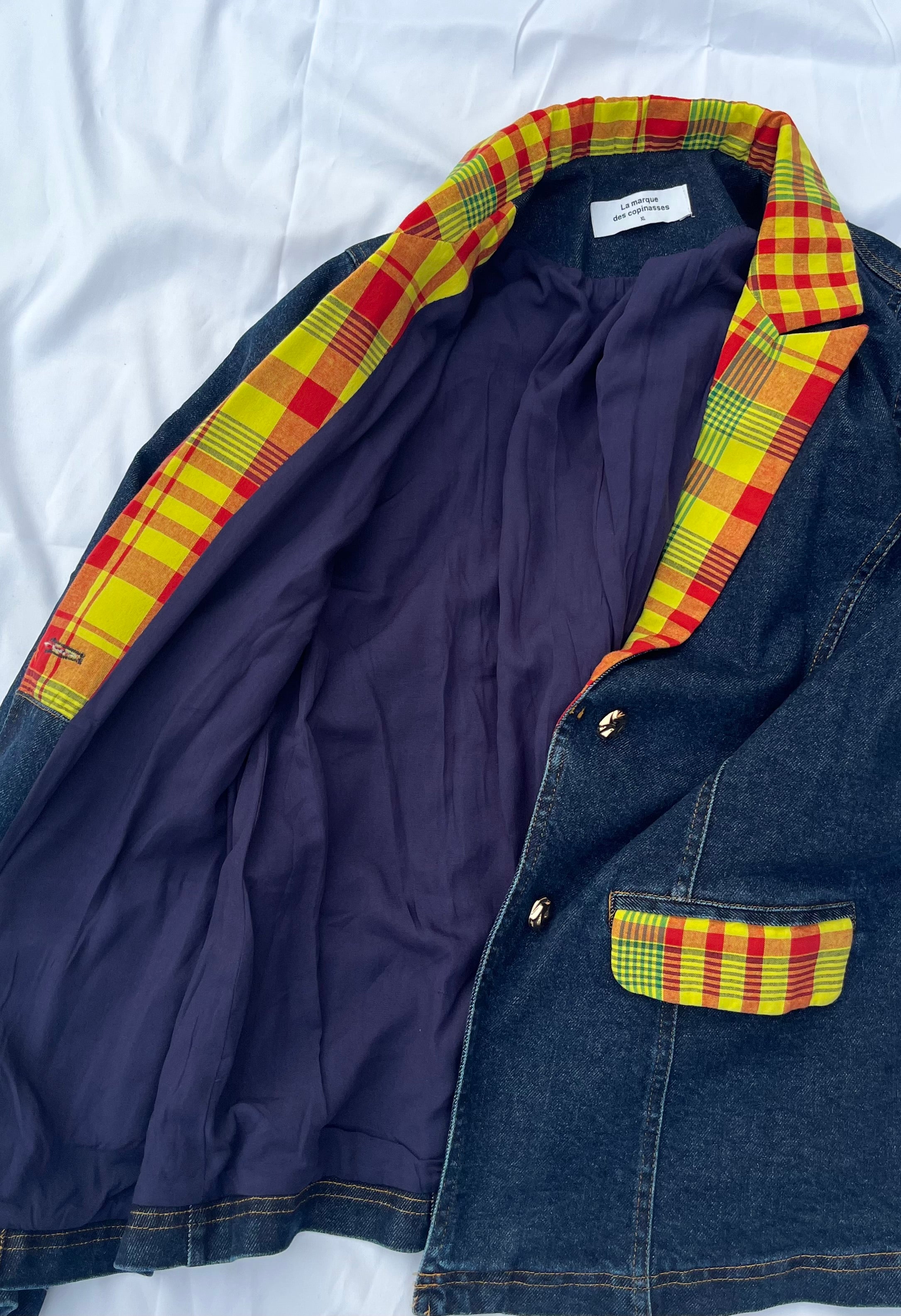 Veste en jean et madras cintrée