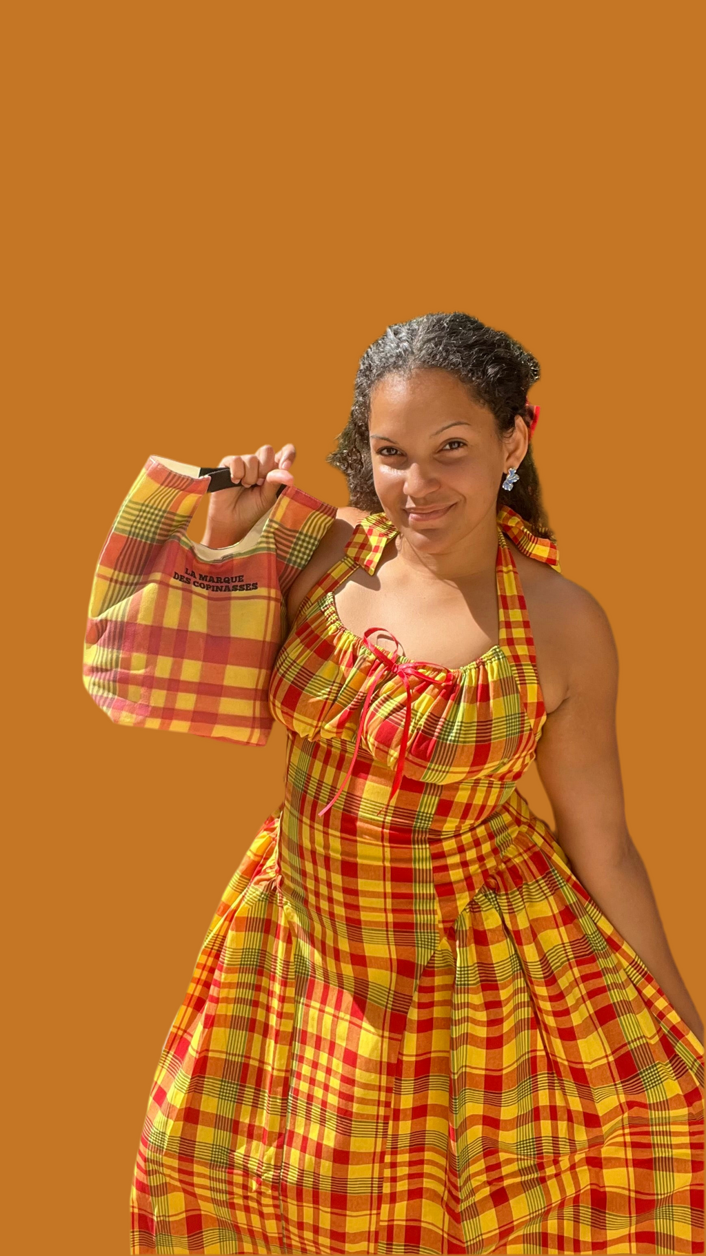 Doublée entièrement et fermeture éclair invisible 