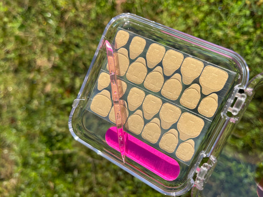 Ongles réutilisables ( press on nails + kit )